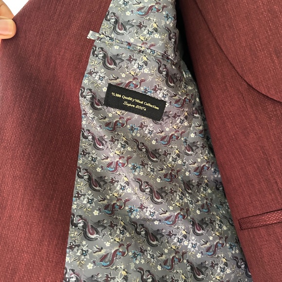 Custom Burgundy 3-Piece Suit Suitsupply-Style | Peak Lapels, DB Vest | 38R - 30W - Picture 5 of 9